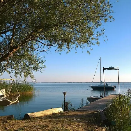 Ferienhaus Mit Kamin Am Achterwasser In Luetow Lütow