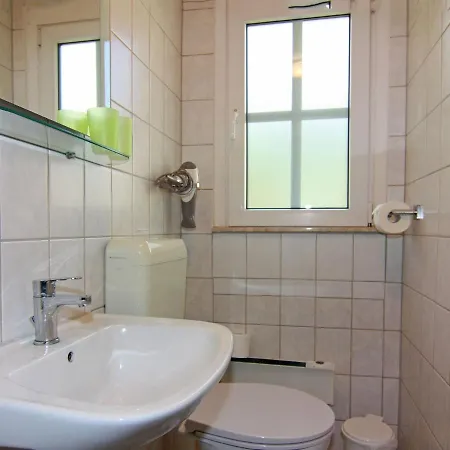 Nyaraló Ferienhaus Mit Kamin Am Achterwasser In Luetow Lütow