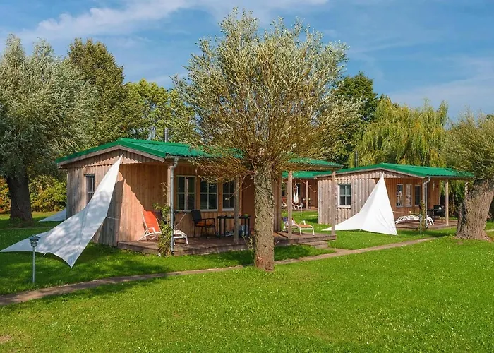 Holiday On The Backwaters, Lütow Lutow